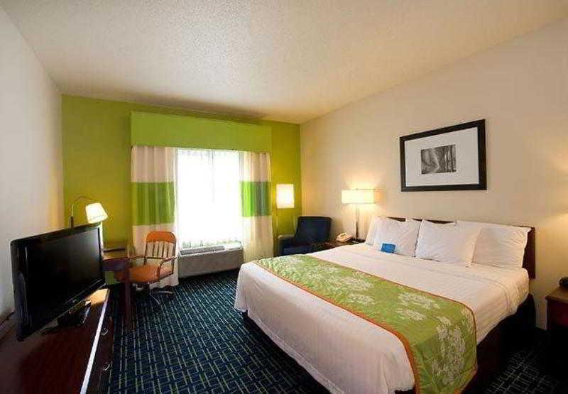 Fairfield Inn & Suites Traverse City Habitación foto